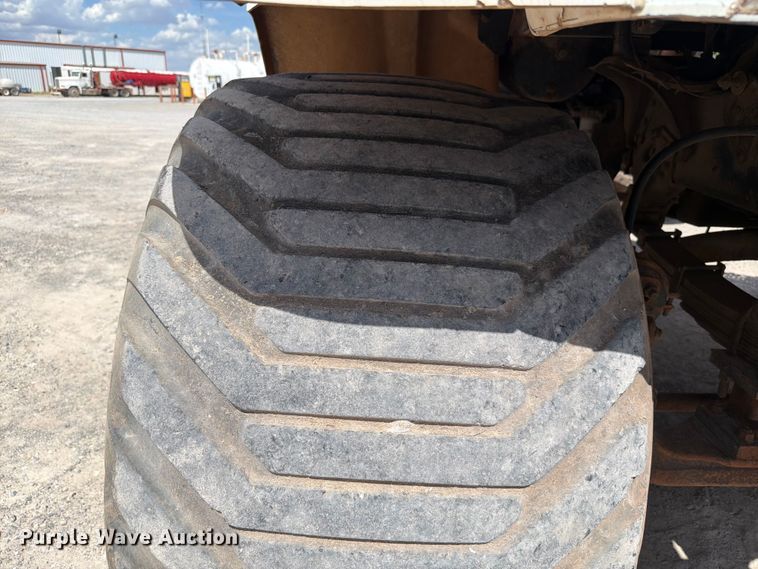image for item EW8686 1990 Ford LN8000 applicator truck
