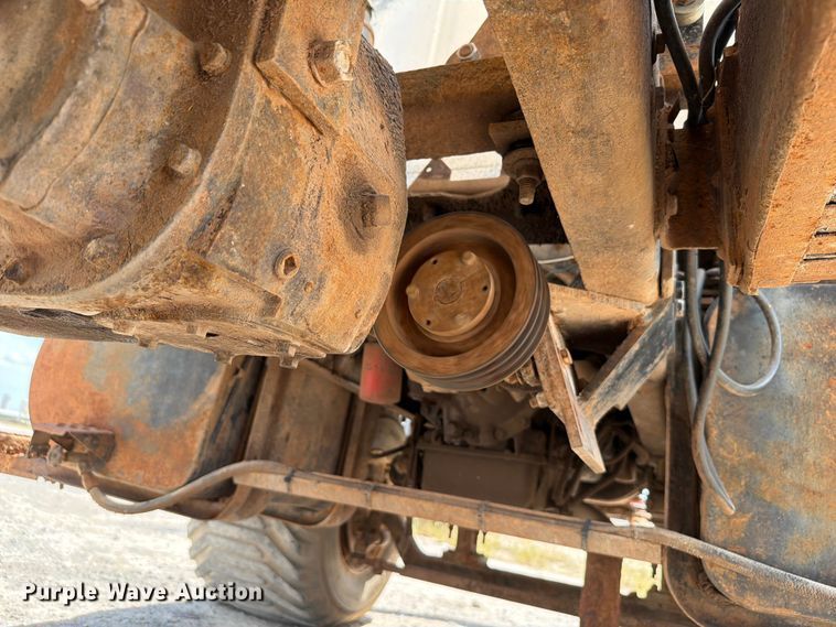 image for item EW8686 1990 Ford LN8000 applicator truck
