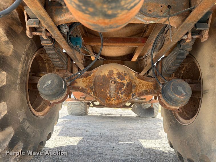 image for item EW8686 1990 Ford LN8000 applicator truck
