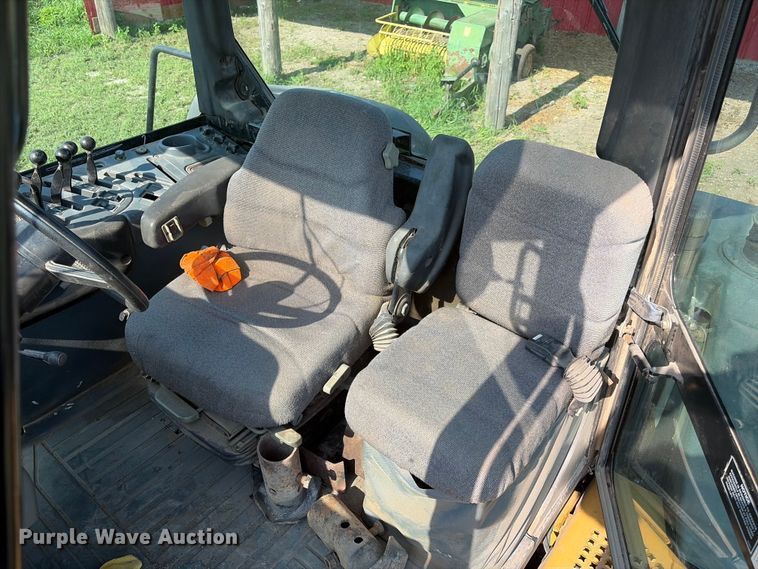 image for item EX2132 Caterpillar Challenger 85E tractor