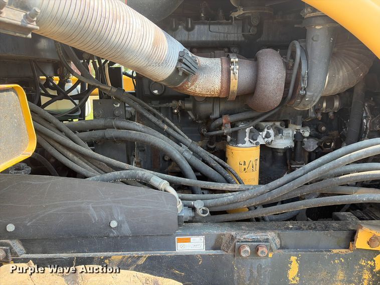 image for item EX2132 Caterpillar Challenger 85E tractor