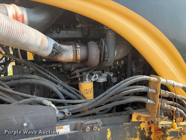 image for item EX2132 Caterpillar Challenger 85E tractor