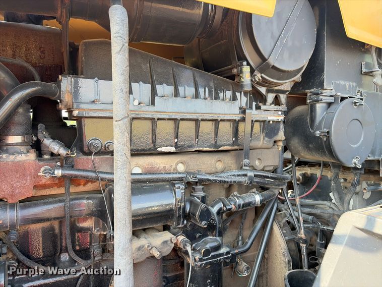 image for item EX2133 1990 Caterpillar Challenger 65 tractor