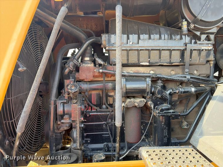 image for item EX2133 1990 Caterpillar Challenger 65 tractor