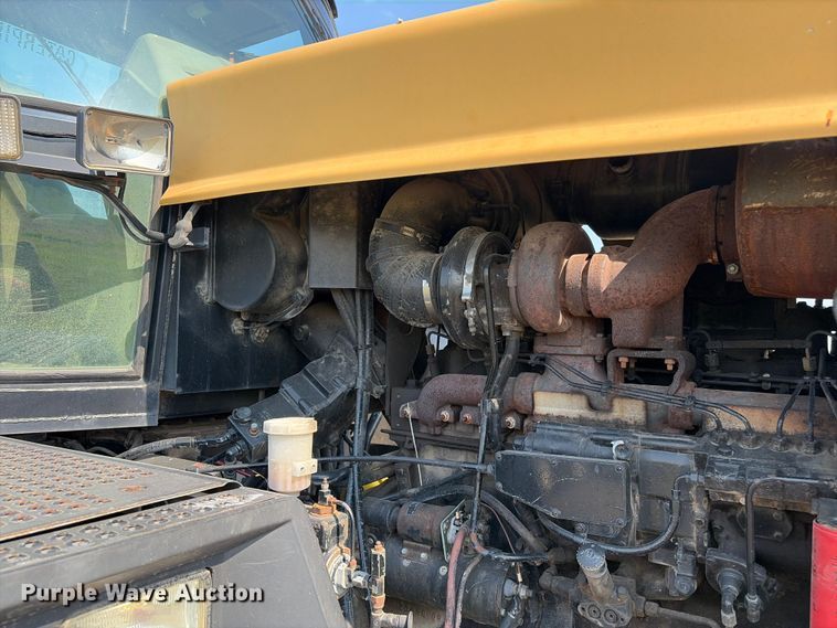 image for item EX2133 1990 Caterpillar Challenger 65 tractor