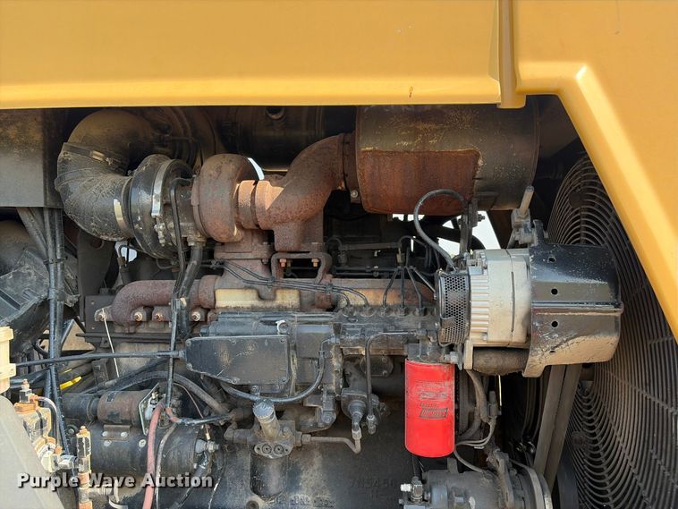 image for item EX2133 1990 Caterpillar Challenger 65 tractor