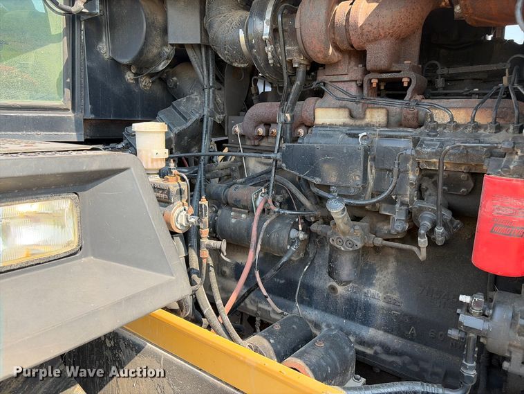 image for item EX2133 1990 Caterpillar Challenger 65 tractor