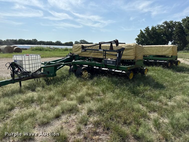 1995 John Deere 750 tandem grain drill