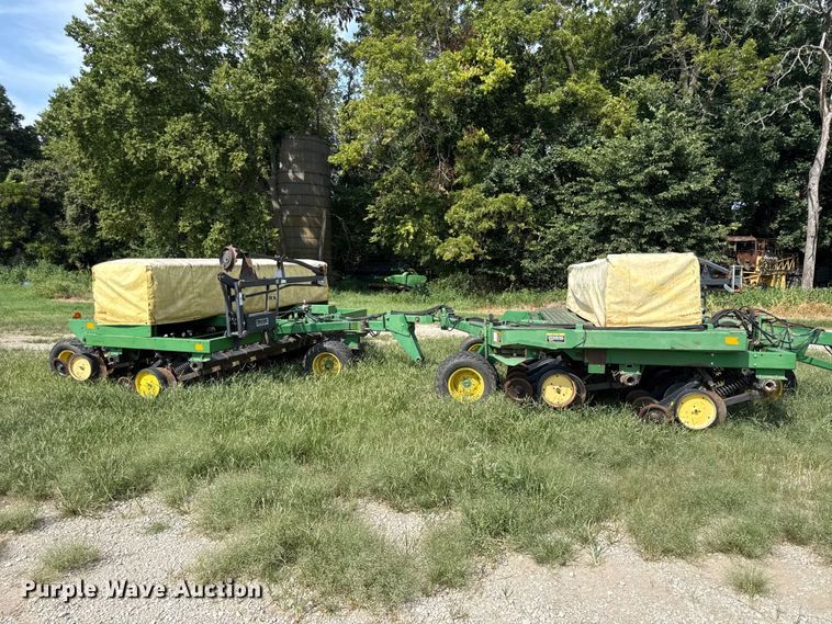 image for item EX2186 1995 John Deere 750  tandem grain drill