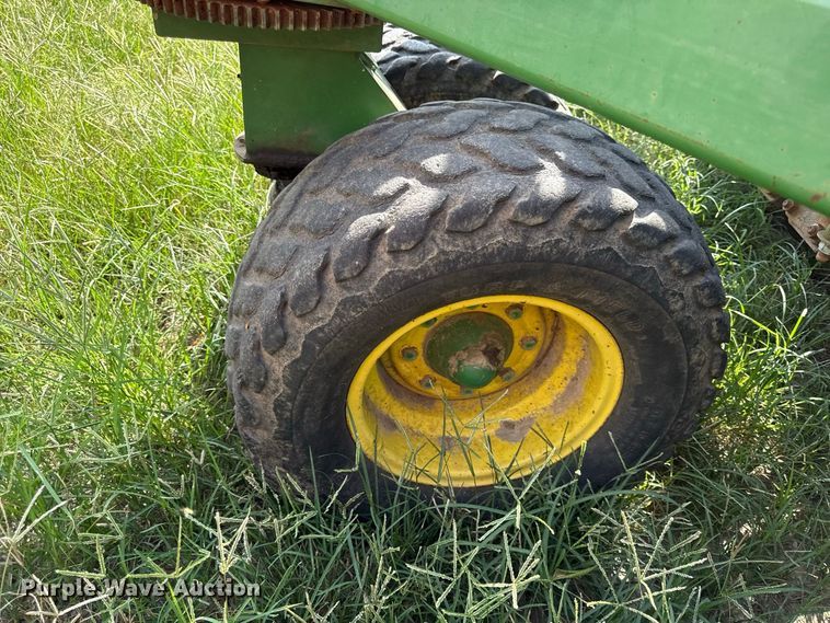 image for item EX2186 1995 John Deere 750  tandem grain drill