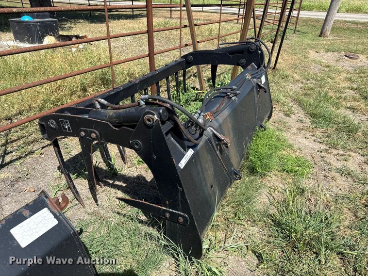 image for item EX2194 CNH America grapple bucket