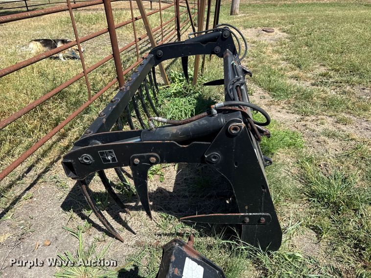 image for item EX2194 CNH America grapple bucket