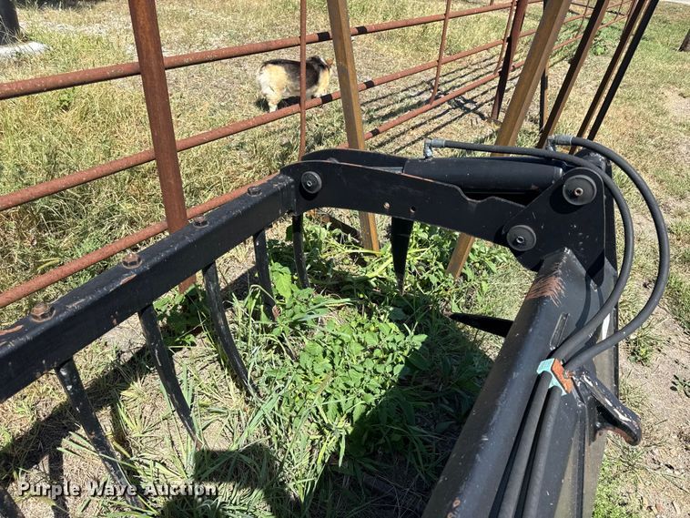 image for item EX2194 CNH America grapple bucket