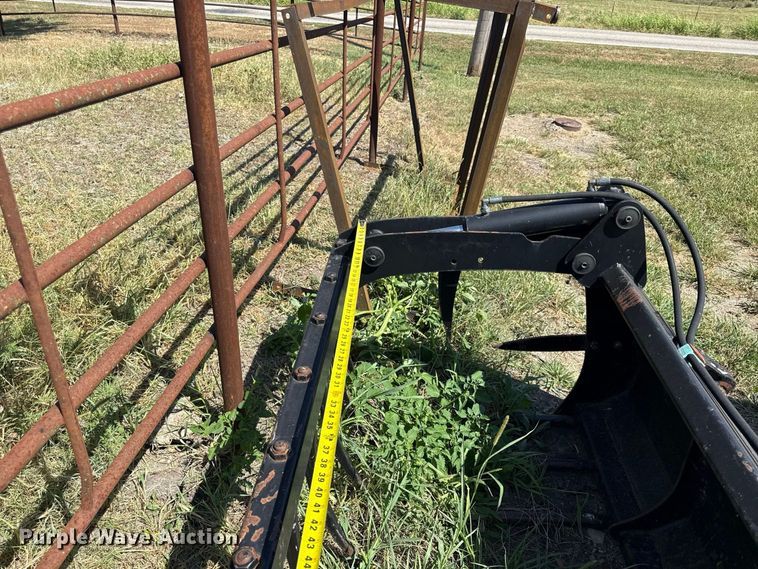 image for item EX2194 CNH America grapple bucket