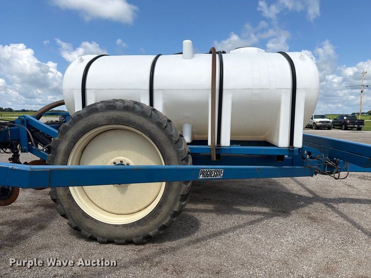 image for item FC3324 Progressive liquid fertilizer applicator