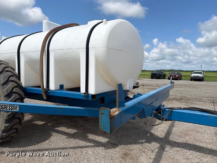 image for item FC3324 Progressive liquid fertilizer applicator