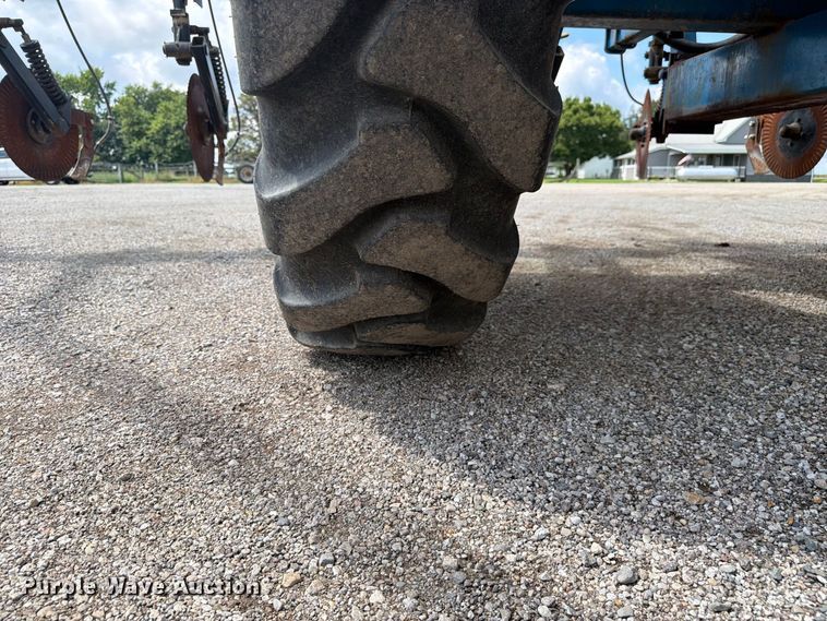 image for item FC3324 Progressive liquid fertilizer applicator