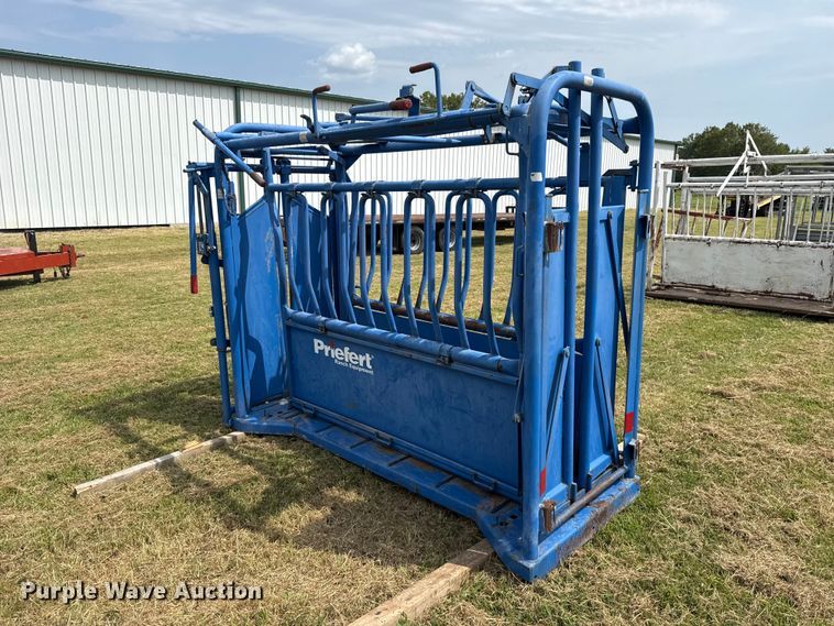 image for item FC4125 Priefert S04 Livestock chute