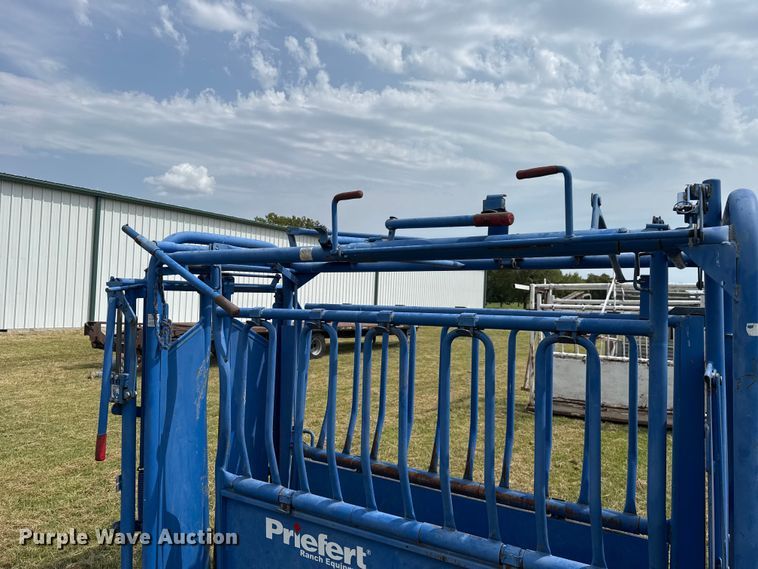 image for item FC4125 Priefert S04 Livestock chute
