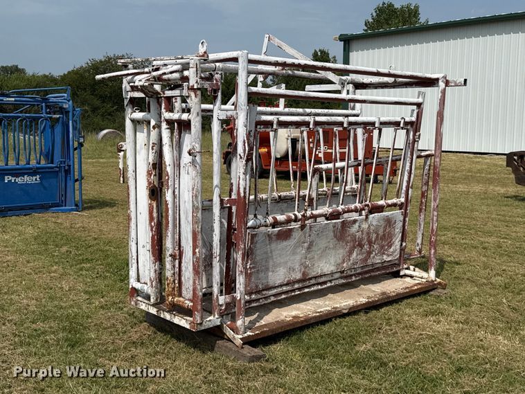 Livestock chute