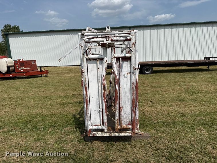 image for item FC4126 Livestock chute