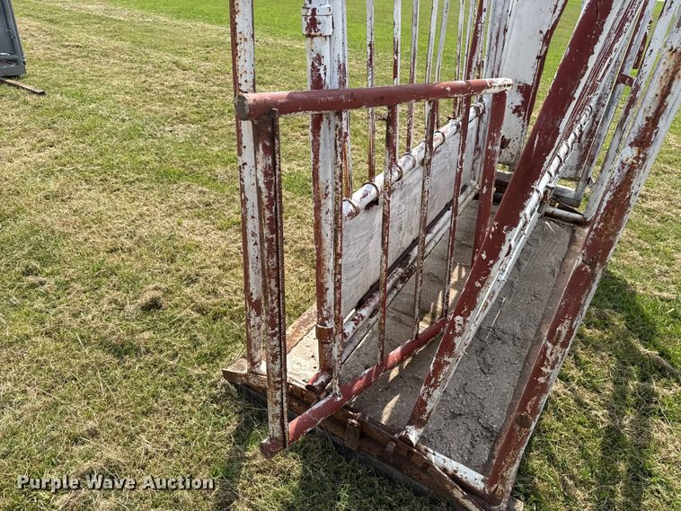 image for item FC4126 Livestock chute