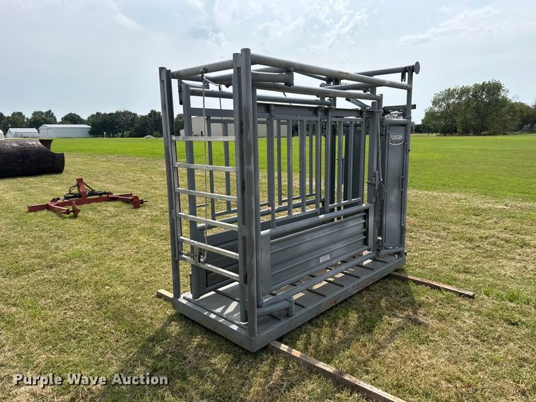 image for item FC4127 Pearson CMC01SC livestock chute