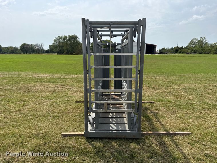 image for item FC4127 Pearson CMC01SC livestock chute