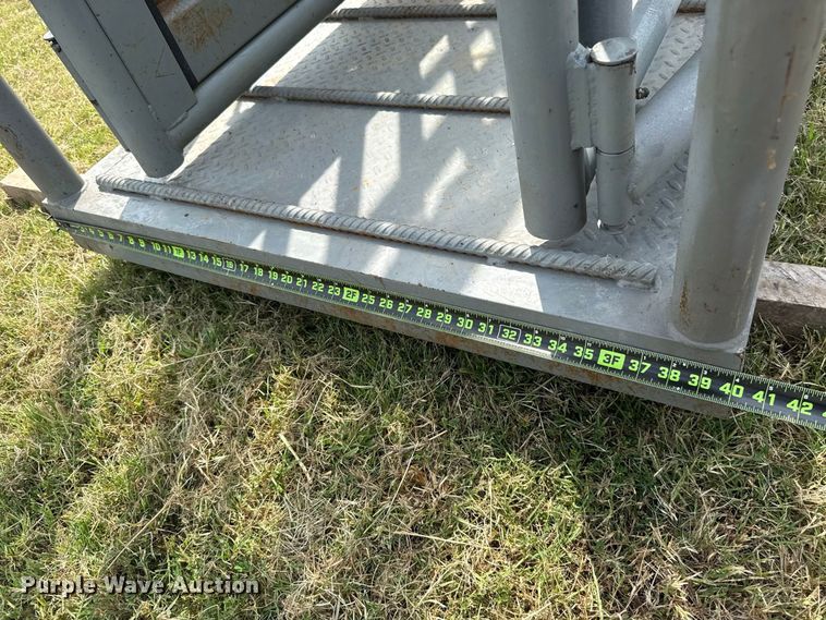 image for item FC4127 Pearson CMC01SC livestock chute