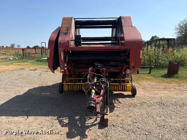 image for item FC4184 2008 New Holland BR7090 round baler