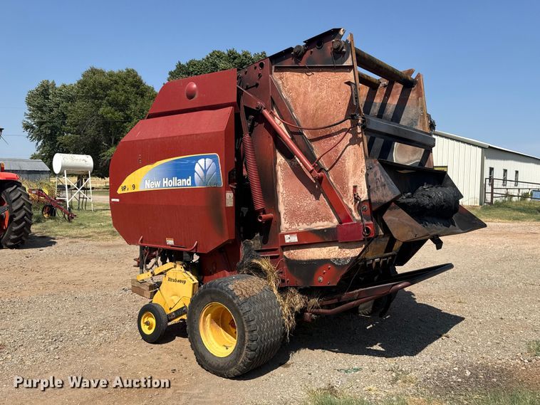 image for item FC4184 2008 New Holland BR7090 round baler