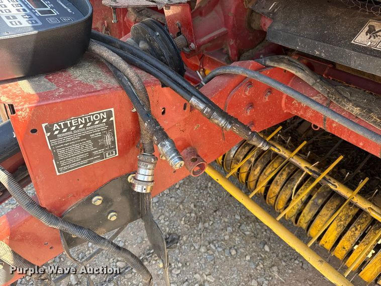 image for item FC4184 2008 New Holland BR7090 round baler