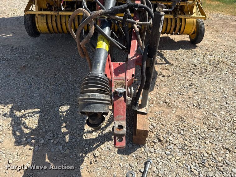 image for item FC4184 2008 New Holland BR7090 round baler