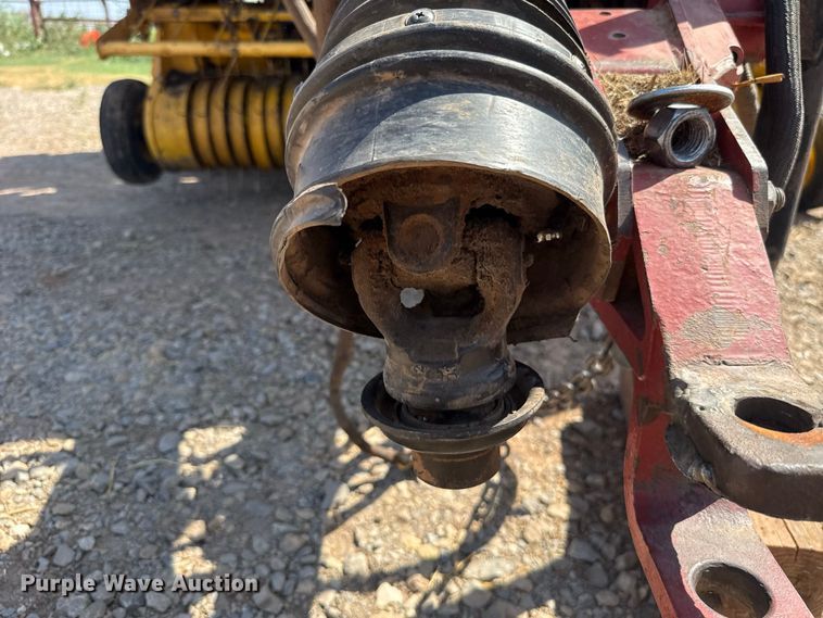 image for item FC4184 2008 New Holland BR7090 round baler