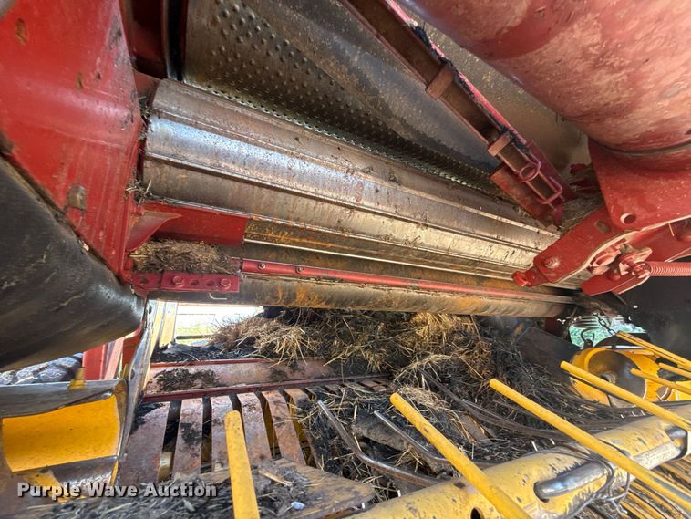 image for item FC4184 2008 New Holland BR7090 round baler