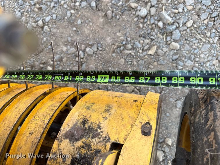 image for item FC4184 2008 New Holland BR7090 round baler