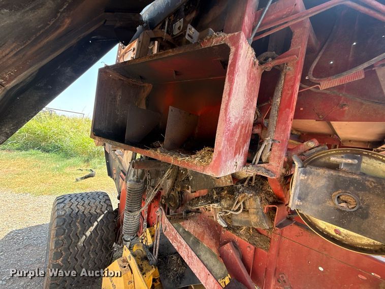 image for item FC4184 2008 New Holland BR7090 round baler