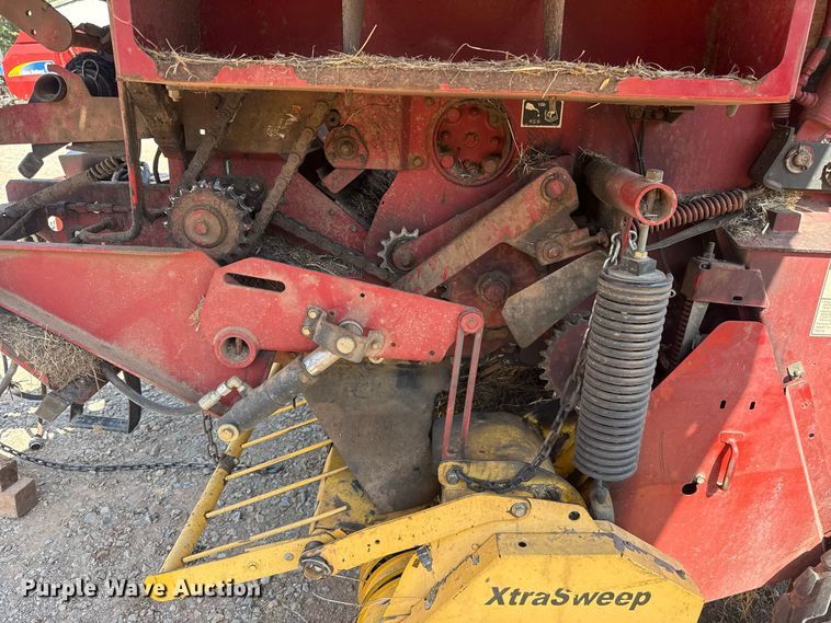 image for item FC4184 2008 New Holland BR7090 round baler