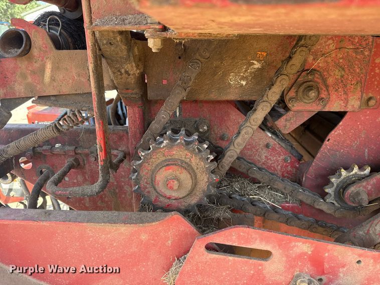image for item FC4184 2008 New Holland BR7090 round baler