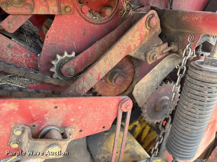 image for item FC4184 2008 New Holland BR7090 round baler