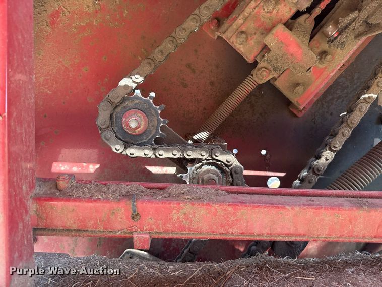 image for item FC4184 2008 New Holland BR7090 round baler