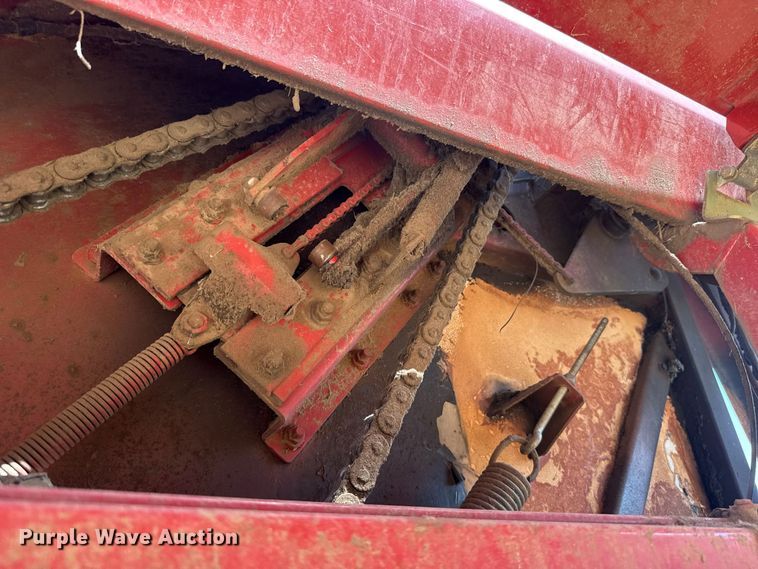 image for item FC4184 2008 New Holland BR7090 round baler