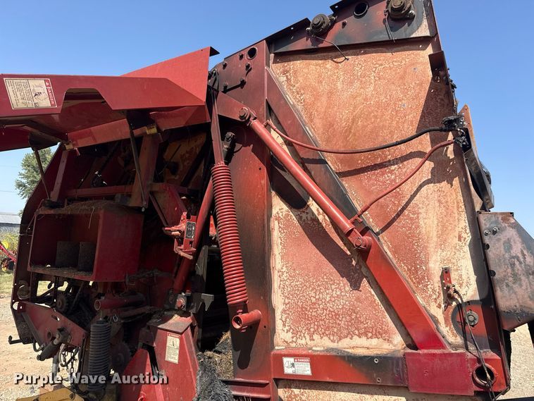 image for item FC4184 2008 New Holland BR7090 round baler