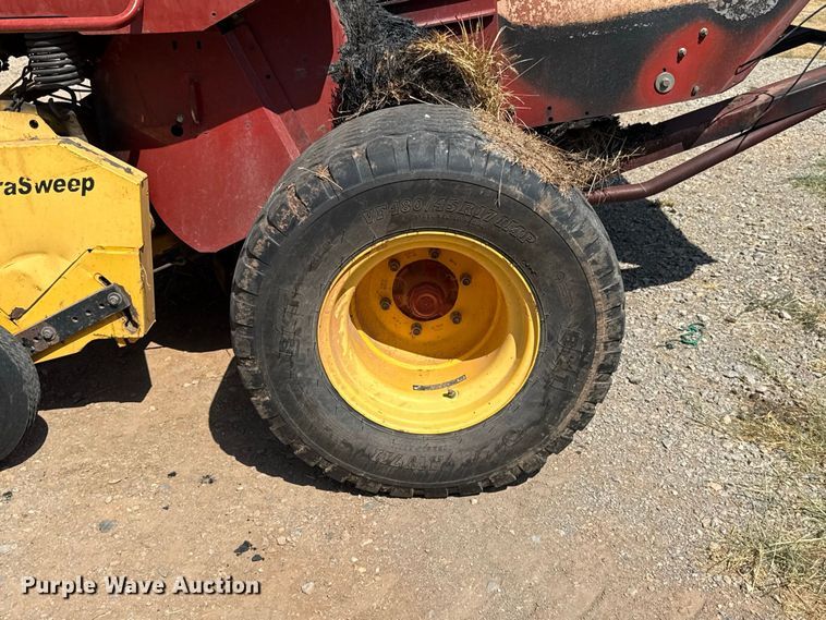 image for item FC4184 2008 New Holland BR7090 round baler