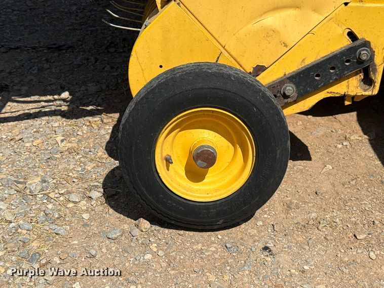 image for item FC4184 2008 New Holland BR7090 round baler