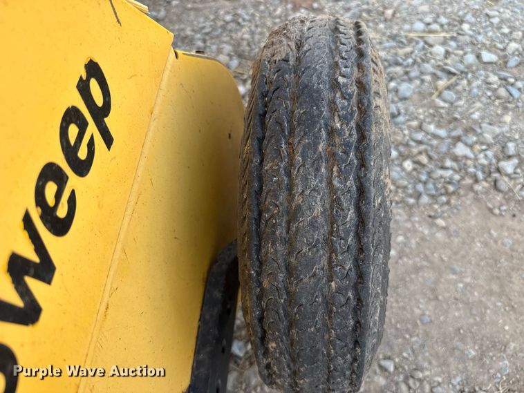 image for item FC4184 2008 New Holland BR7090 round baler