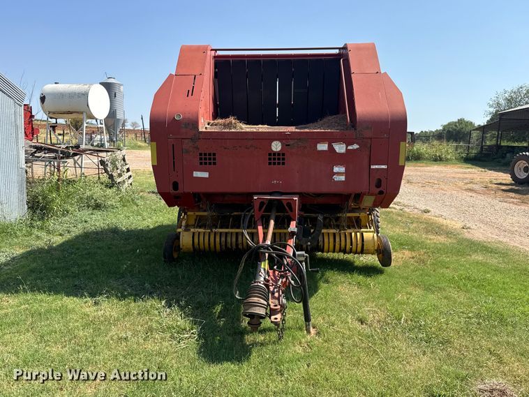 image for item FC4185 2007 New Holland BR780A round baler