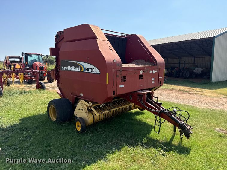 image for item FC4185 2007 New Holland BR780A round baler