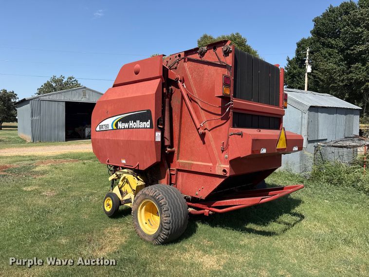 image for item FC4185 2007 New Holland BR780A round baler