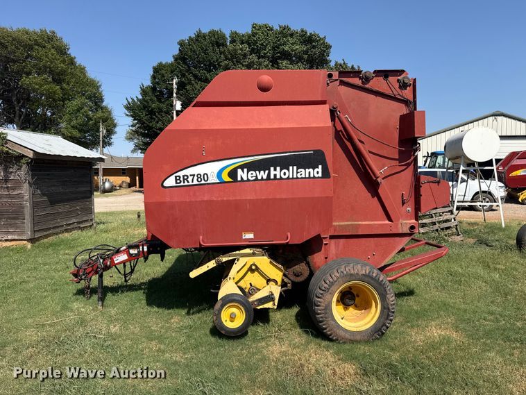 image for item FC4185 2007 New Holland BR780A round baler